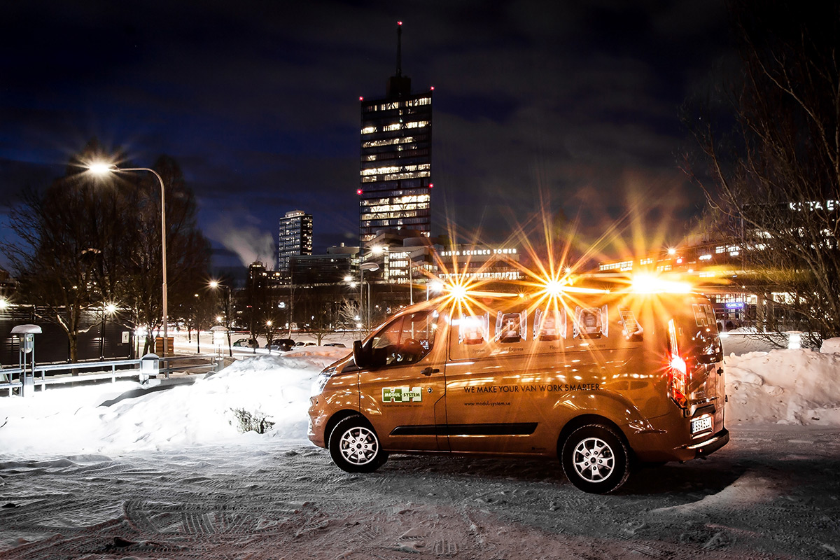 Unique and totally integrated roof bar lights